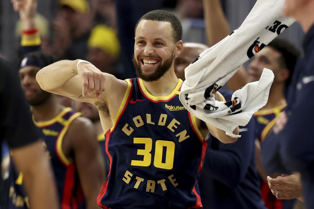 动作相对谨 动作相对谨